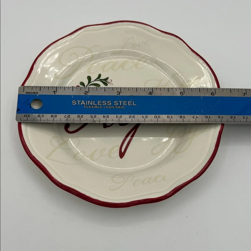 Better Homes & Gardens Heritage Collection Holiday Plates Set of 4 Ceramic